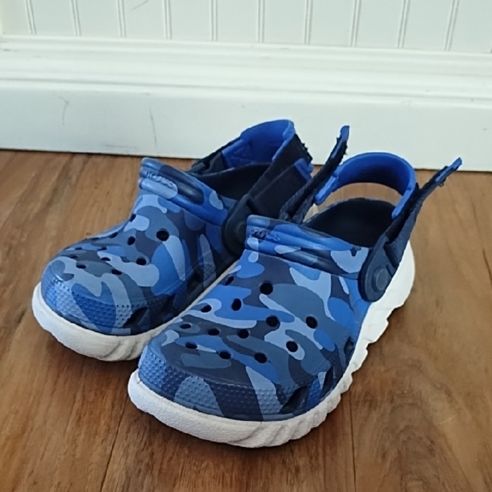 CROCS Kids Blue Camouflage Clogs with White Soles